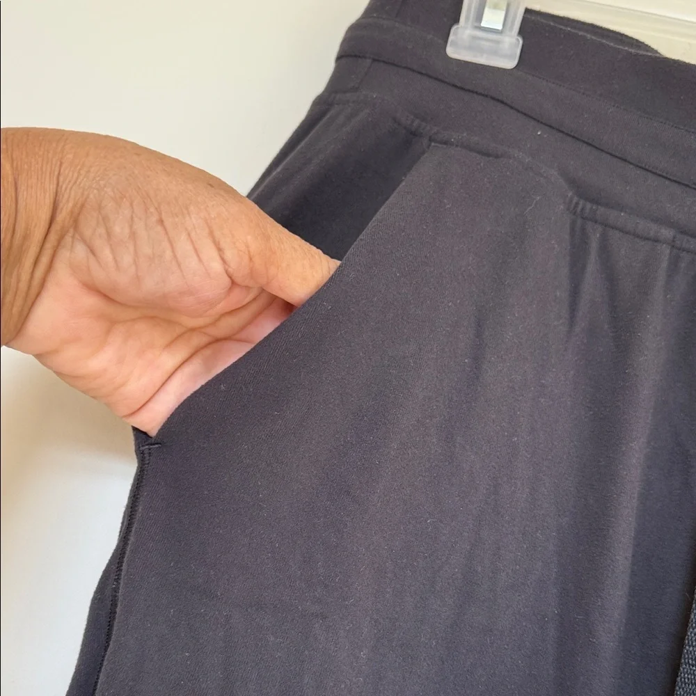 Lululemon Athletica Black Jogger Pants - Picture 3 of 7
